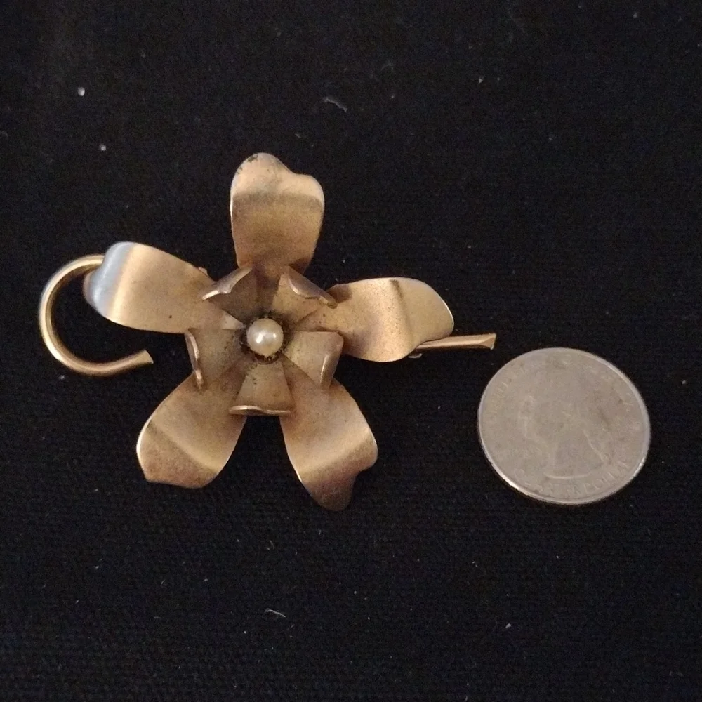 Vintage France Gold Tone W/ Faux Pearl Flower Hair Clip
